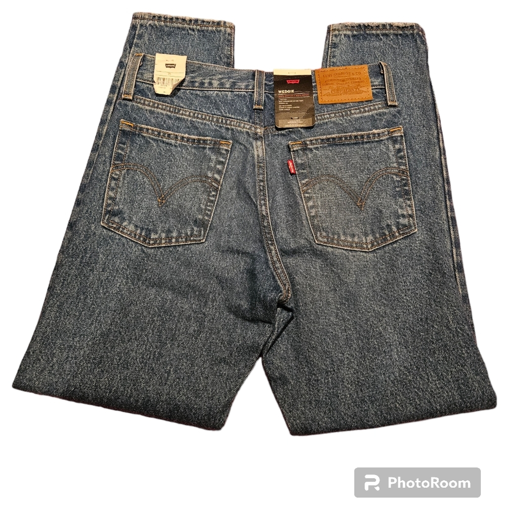 Live's Wedgie jeans for women size 25